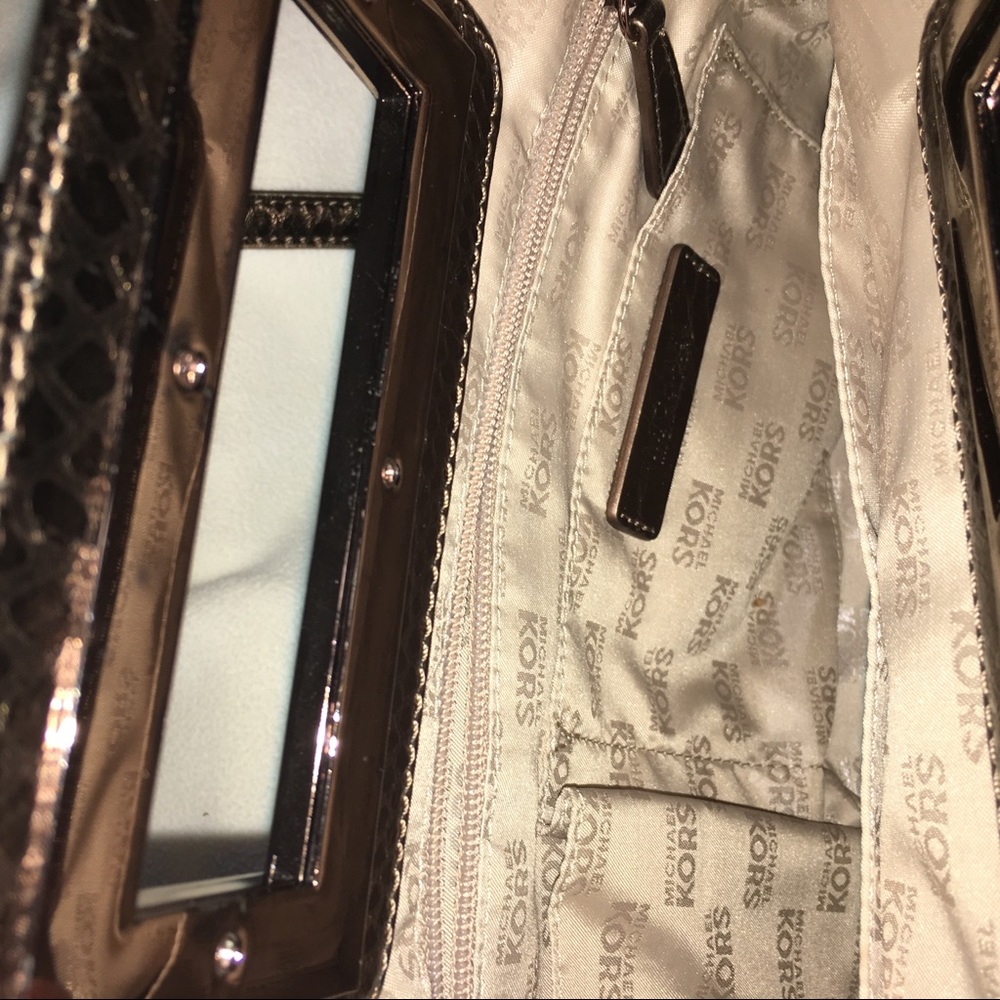 Michael Kors Bronze bag/wallet set! EUC - Picture 6 of 8